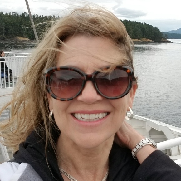 Hi! Welcome to my closet! 🤩 Please Read! 💃 - Picture 1 of 1